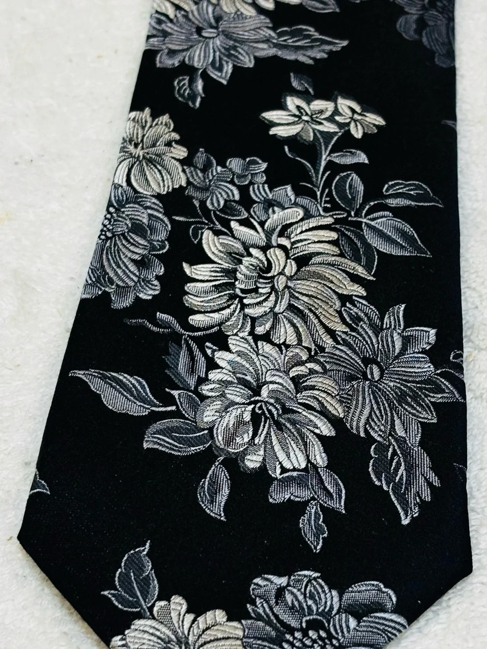 Brand New Stylish Tie By Paul Malone / Palm Beach